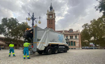 Operarios del servicio de recogida de residuos de Urbaser / Urbaser