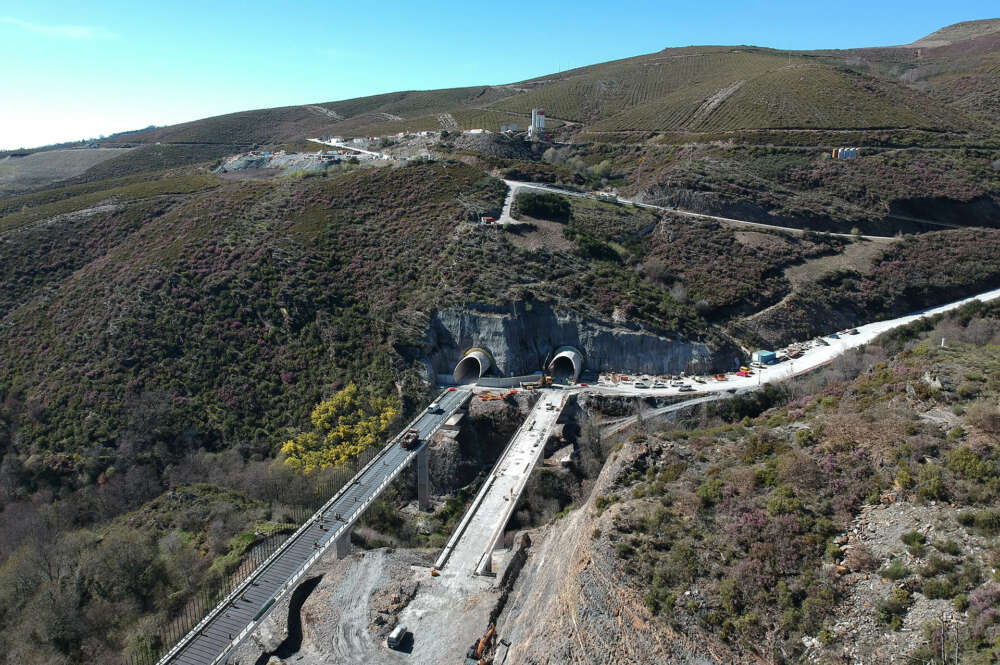 Túnel de O Corno de las obras del AVE a Galicia / Lantania