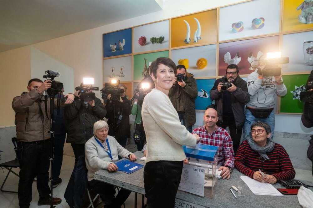 Ana Pontón ejerce su derecho al voto