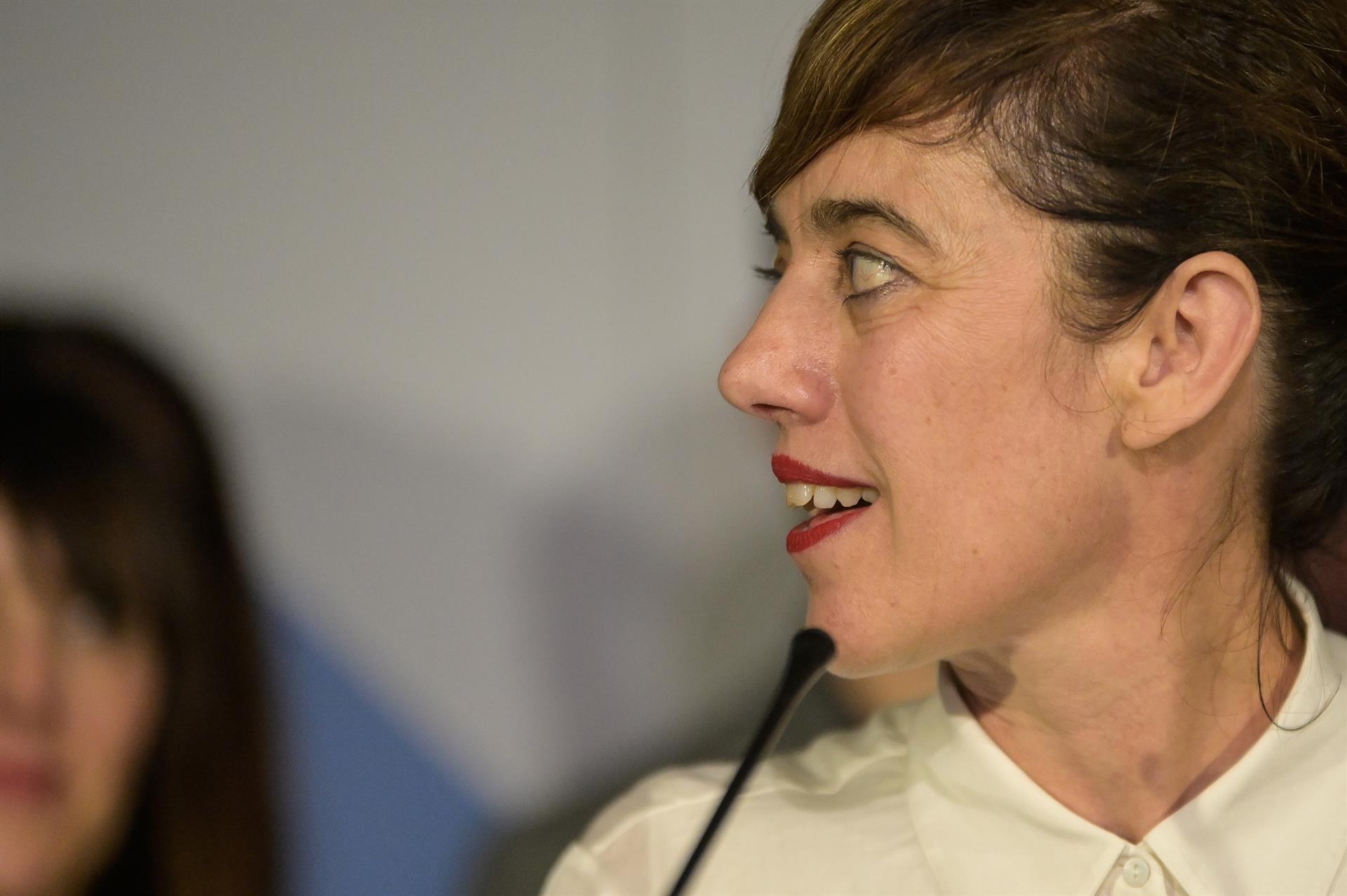 La candidata de Sumar a la Presidencia de la Xunta, Marta Lois, comparece durante el seguimiento de la jornada electoral de los comicios autonómicos de Galicia, en el Hotel Peregrino, a 18 de febrero de 2024, en Santiago de Compostela, A Coruña, Galicia ( - M. Dylan - Europa Press