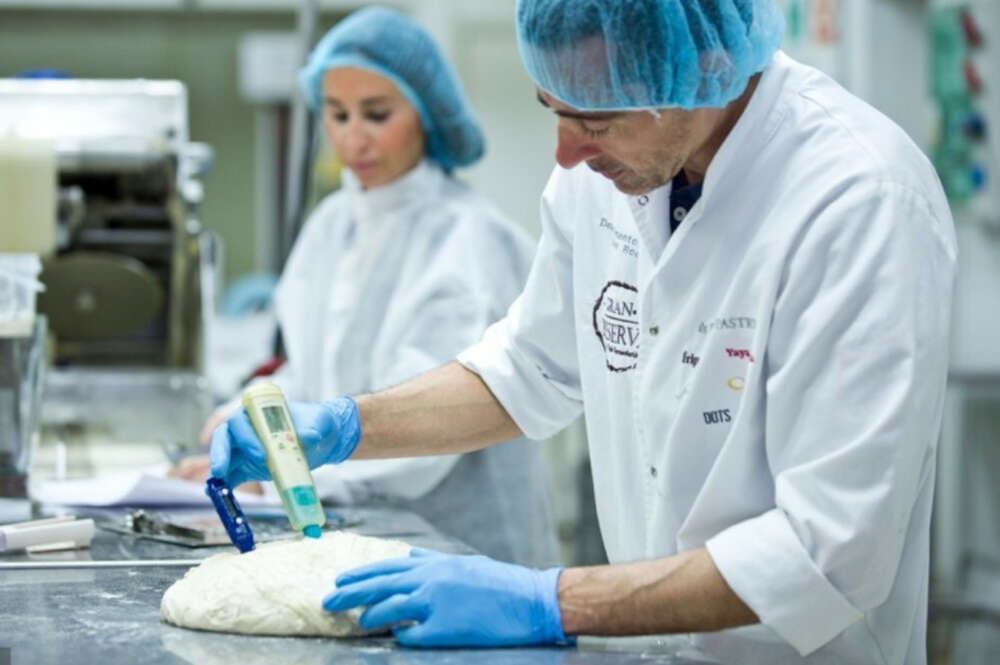 Trabajadores en una de las plantas de Europastry / EP