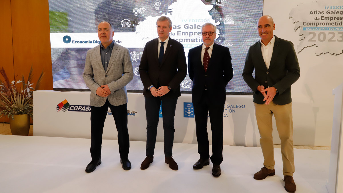 De izquierda a derecha, Marcelino Fernández Mallo, director técnico del Atlas; Alfonso Rueda, presidente de la Xunta en funciones; Juan García, editor de Grupo Economía Digital; y Julián Rodríguez, director de Economía Digital Galicia