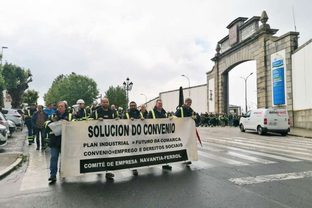 Los trabajadores de Navantia se manifiestan por las calles de Ferrol para criticar la actitud del Ministerio de Hacienda / Europa Press