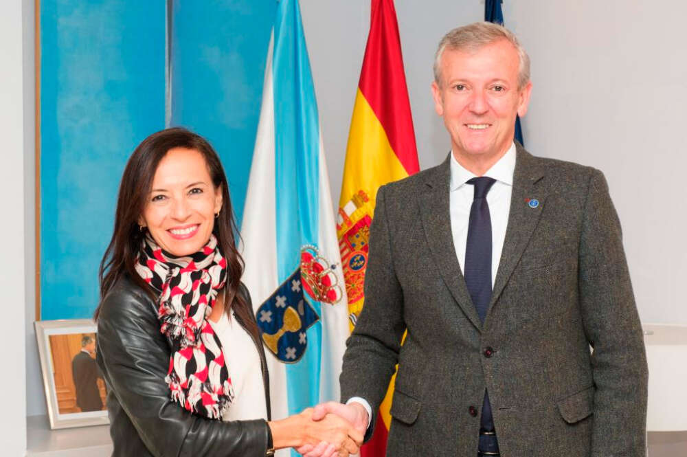 Beatriz Corredor, presidenta de Redeia, y Alfonso Rueda, presidente de la Xunta