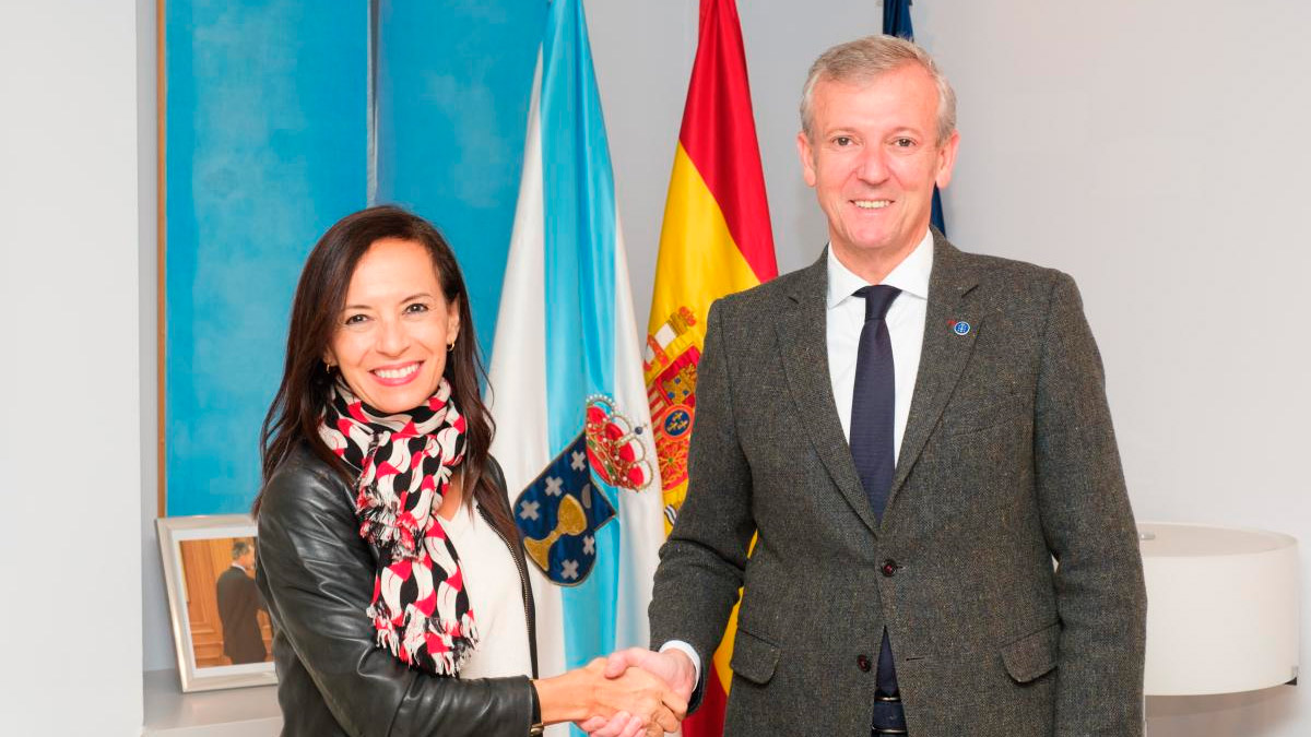 Beatriz Corredor, presidenta de Redeia, y Alfonso Rueda, presidente de la Xunta