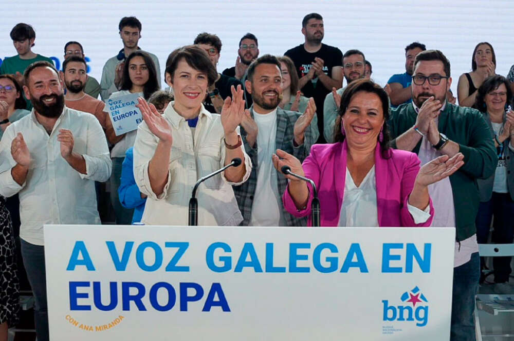 La portavoz nacional del BNG, Ana Pontón, en un acto con la candidata del Bloque a las elecciones europeas, Ana Miranda, en Vigo