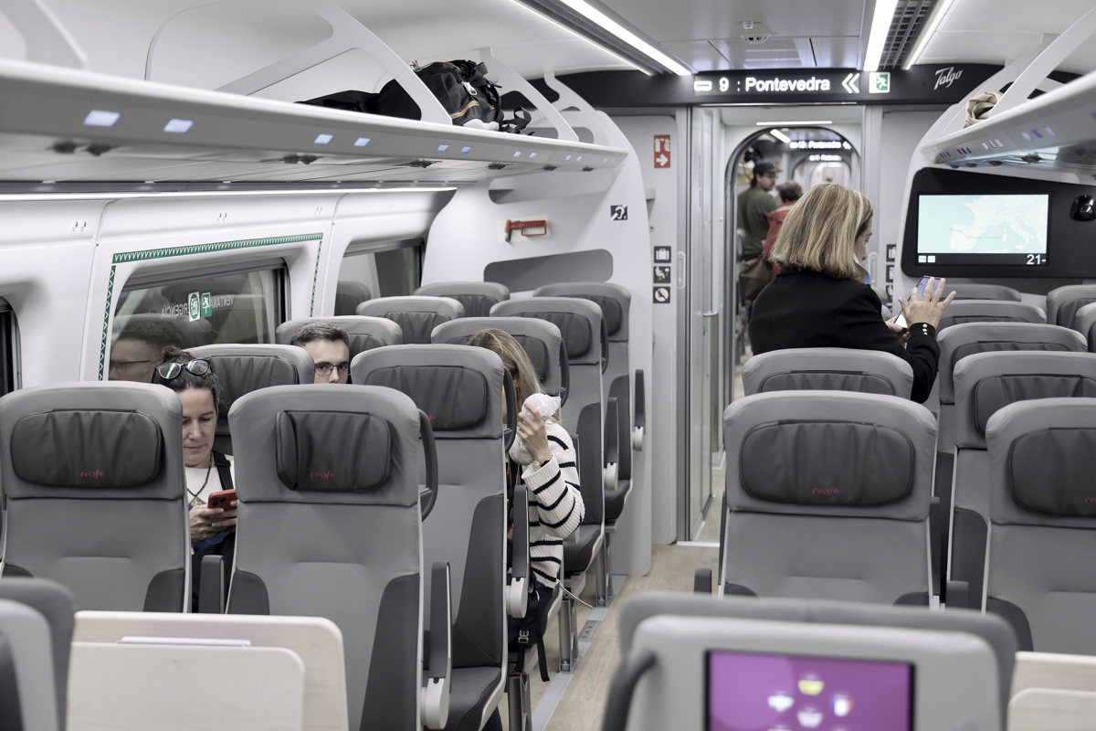 Renfe inaugura la alta velocidad que une Madrid con Galicia y Asturias