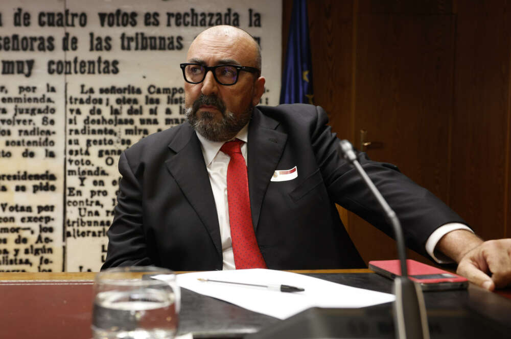 Koldo García, que fuera asesor del exministro José Luis Ábalos, comparece ante la comisión del Senado por su imputación en la presunta trama de corrupción por la compraventa de mascarillas durante la pandemia en la Cámara Alta. EFE/ J.J. Guillén