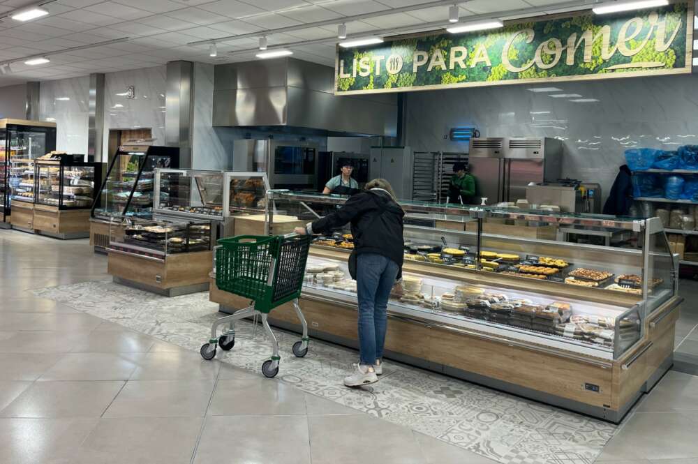 Sección 'Listo para comer' del nuevo supermercado de Mercadona en Narón / Mercadona