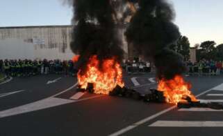 Imagen de las barricadas durante las protestas de los trabajadores de Navantia en Ferrol / Europa Press