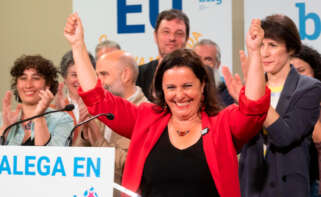 La candidata del BNG al Parlamento Europeo Ana Miranda celebra los resultados electorales, hoy domingo en Santiag