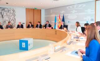 El presidente de la Xunta, Alfonso Rueda, dirige la reunión del Consello