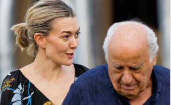 Marta Ortega, presidenta de Inditex, junto a su padre, Amancio Ortega, en la hípica Casas Novas / EFE / Cabalar