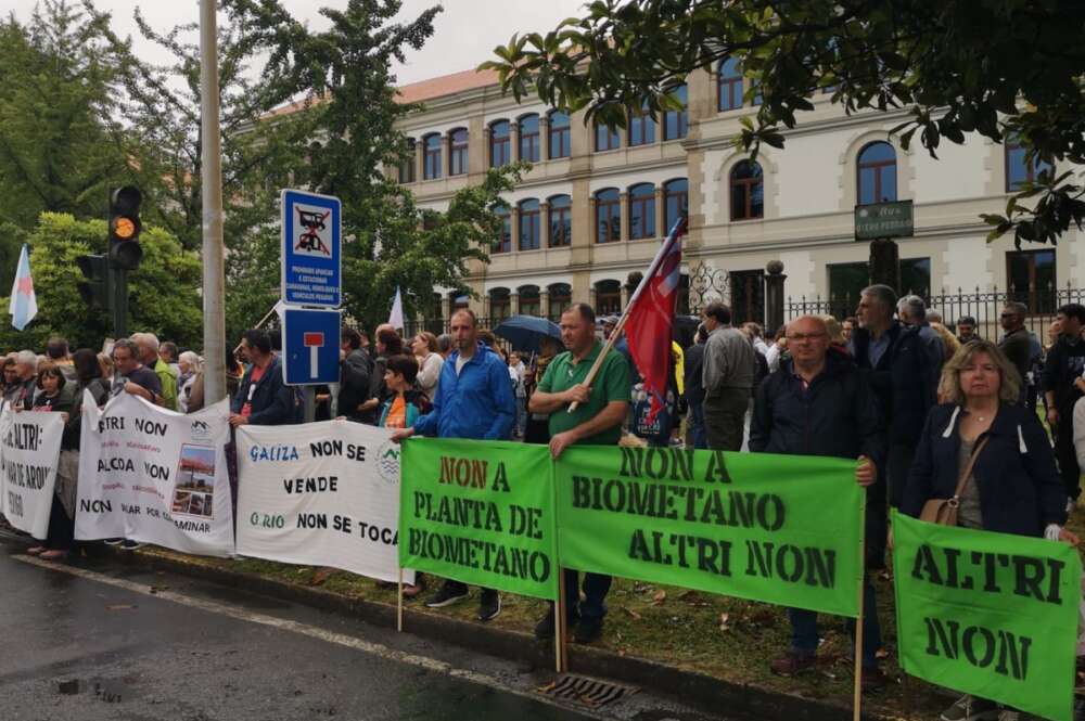 Imagen de una protesta contra los proyectos de Altri y Aratel en la provincia de Lugo