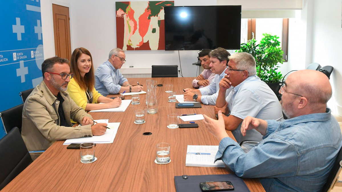 La conselleira do Medio Rural aborda con Unións Agrarias y Asaga la situación del sector lácteo