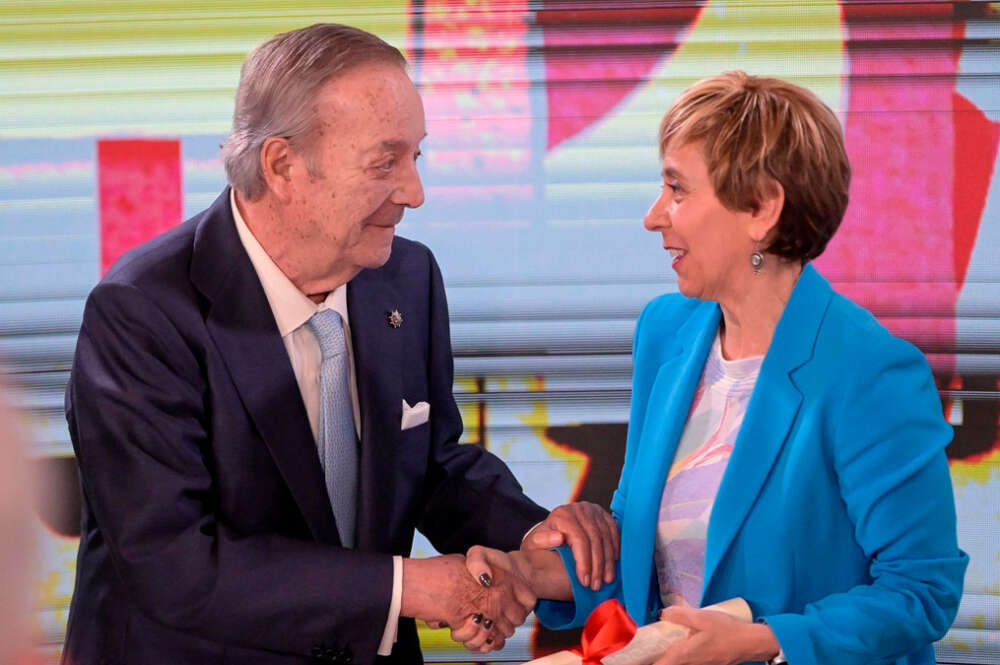 El presidente de La Voz de Galicia, Santiago Rey Fernández-Latorre en la entrega de uno de los premios Fernández-Latorre