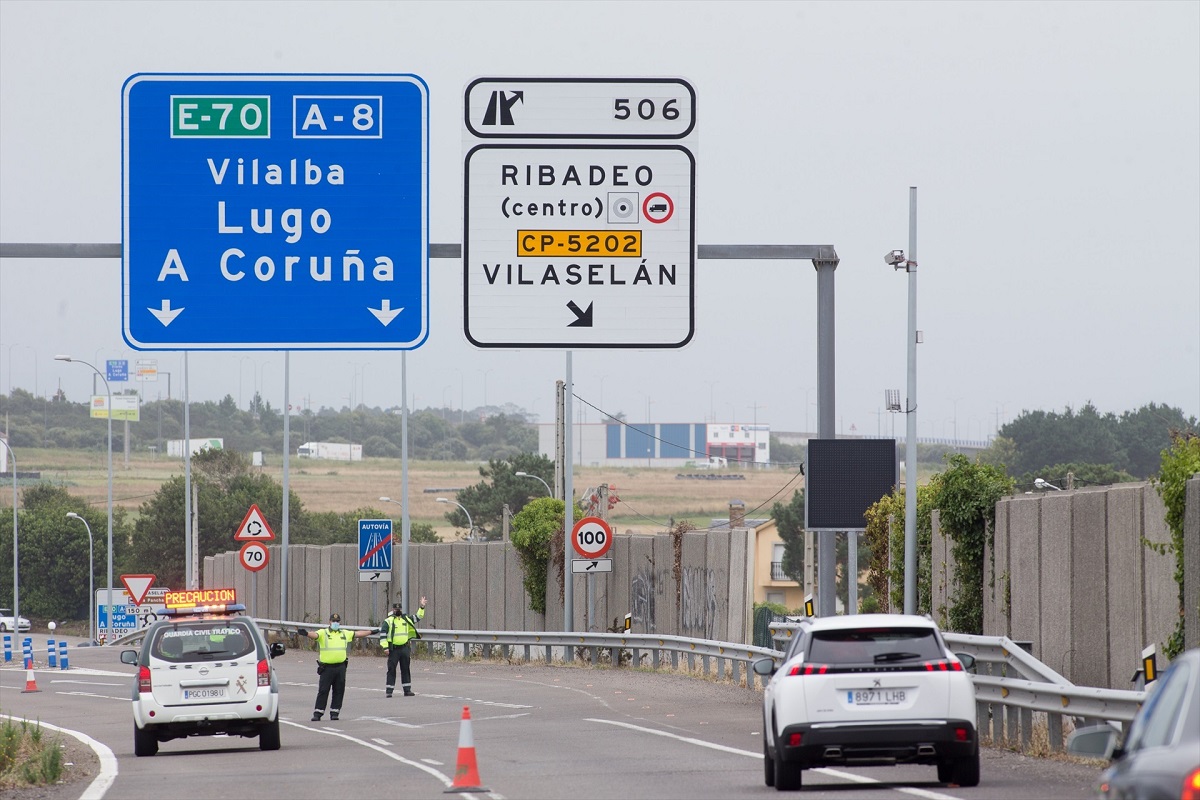 La Guardia Civil controla el tráfico entre A Mariña y Asturias a través de la A-8 a su paso por Ribadeo (Lugo)