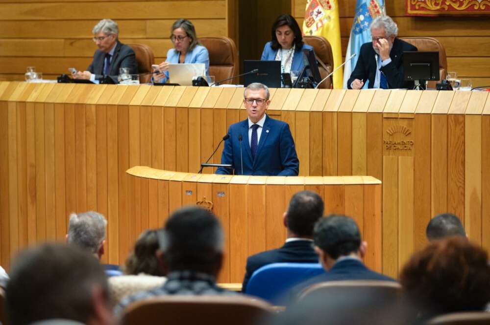 Alfonso Rueda durante su intervención en el Parlamento / Xunta/ David Cabezón