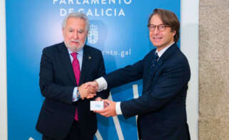 Miguel Ángel Santalices, presidente del Parlamento gallego, y Miguel Corgos, conselleiro de Facenda