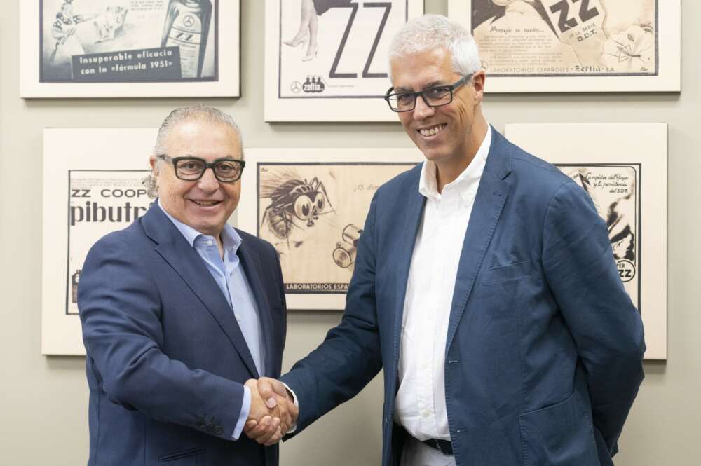 Juan Ameneiro y José Antonio Latre en la sede de Zelnova Zeltia