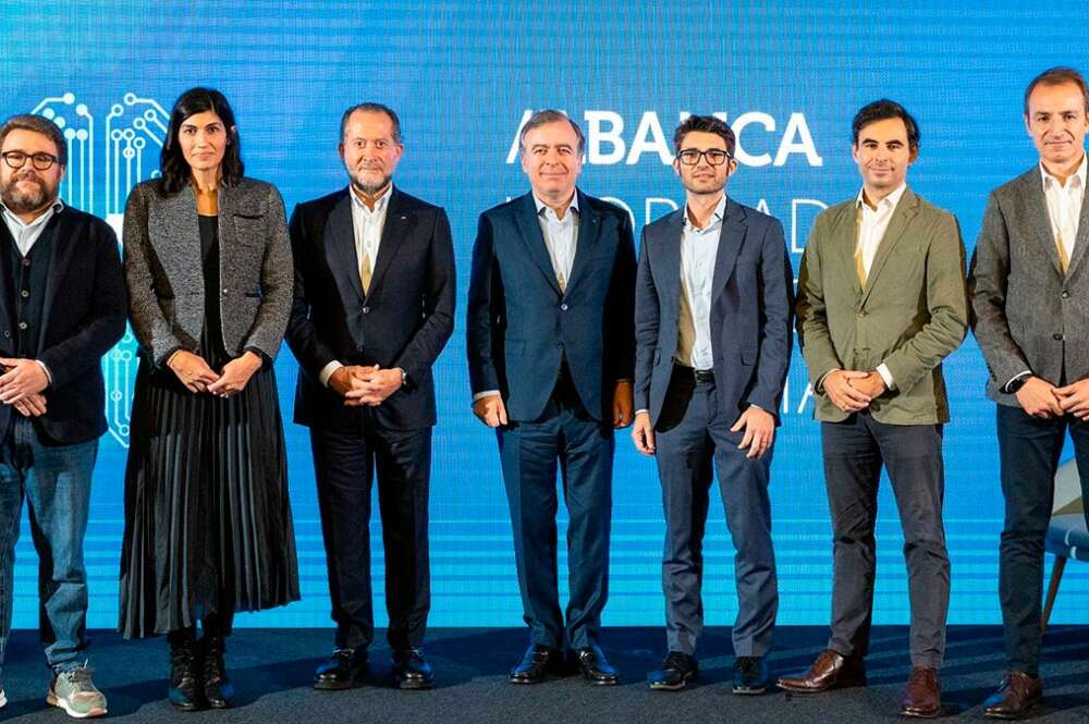 Foto de familia de la I Jornada de Inteligencia Artificial de Abanca