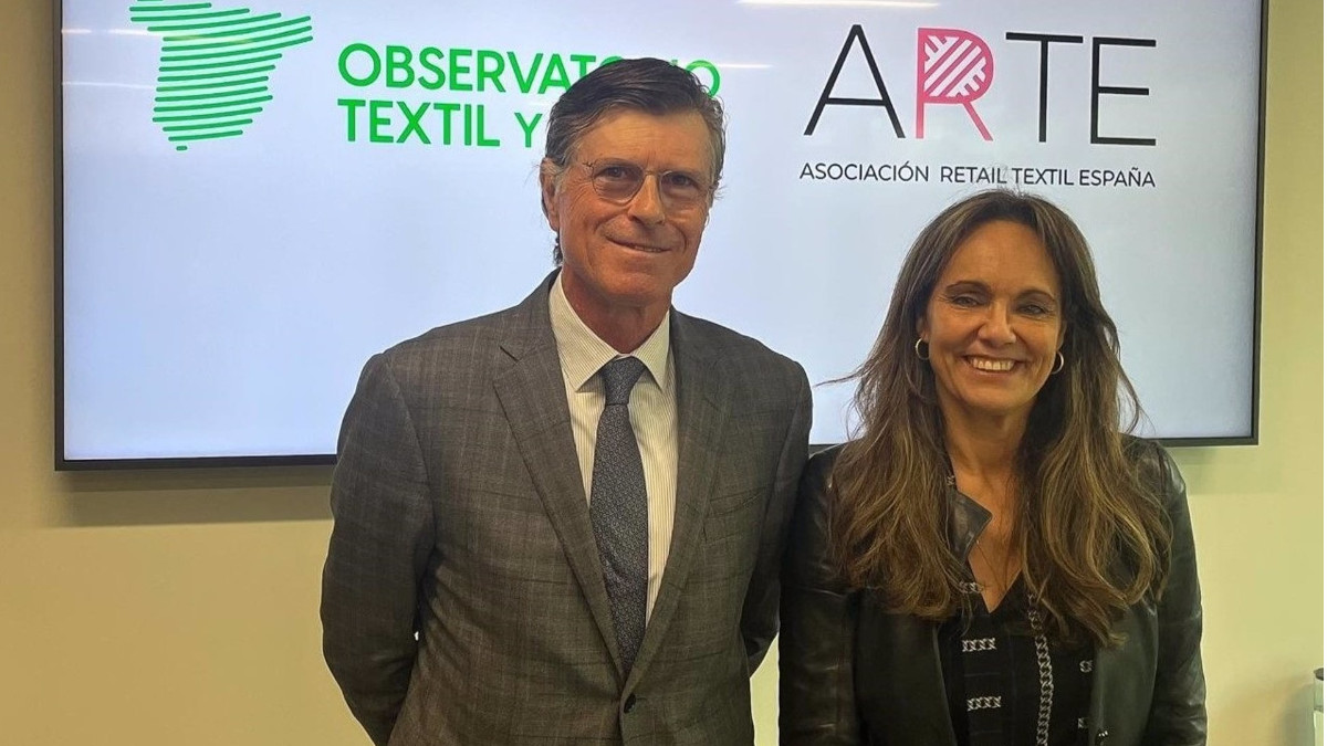 La presidenta de ARTE, Ana López-Casero y el presidente del Observatorio del Textil y de la Moda, Juan Parés