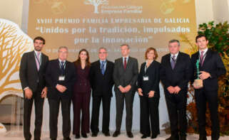 Foto de familia del acto de entrega del XVIII Premio Familia Empresaria de Galicia