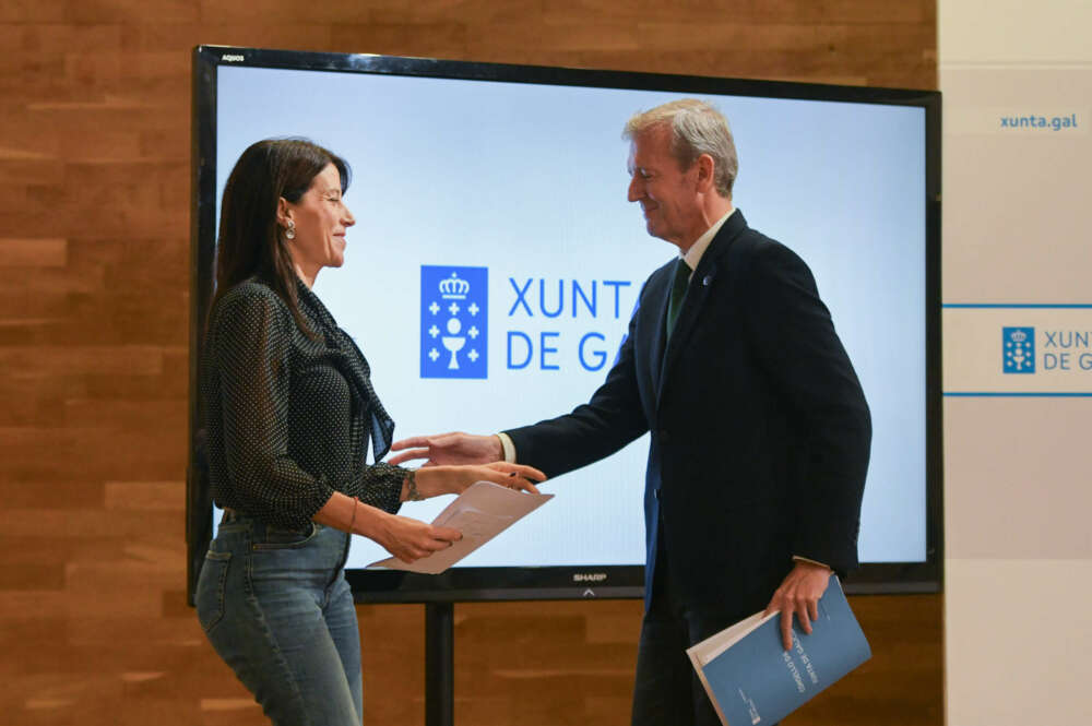 La conselleira de Infraestruturas, María Martínez Allegue, junto al presidente de la Xunta, Alfonso Rueda / Xunta