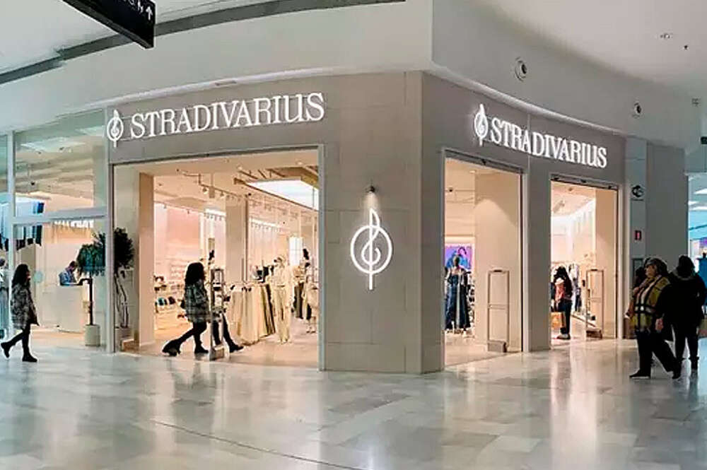 Tienda de Stradivarius en un centro comercial. Archivo - Europa Press