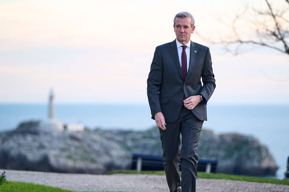 El presidente de la Xunta de Galicia, Alfonso Rueda, a su llegada a la XXVII Conferencia de Presidentes, en el Palacio de la Magdalena