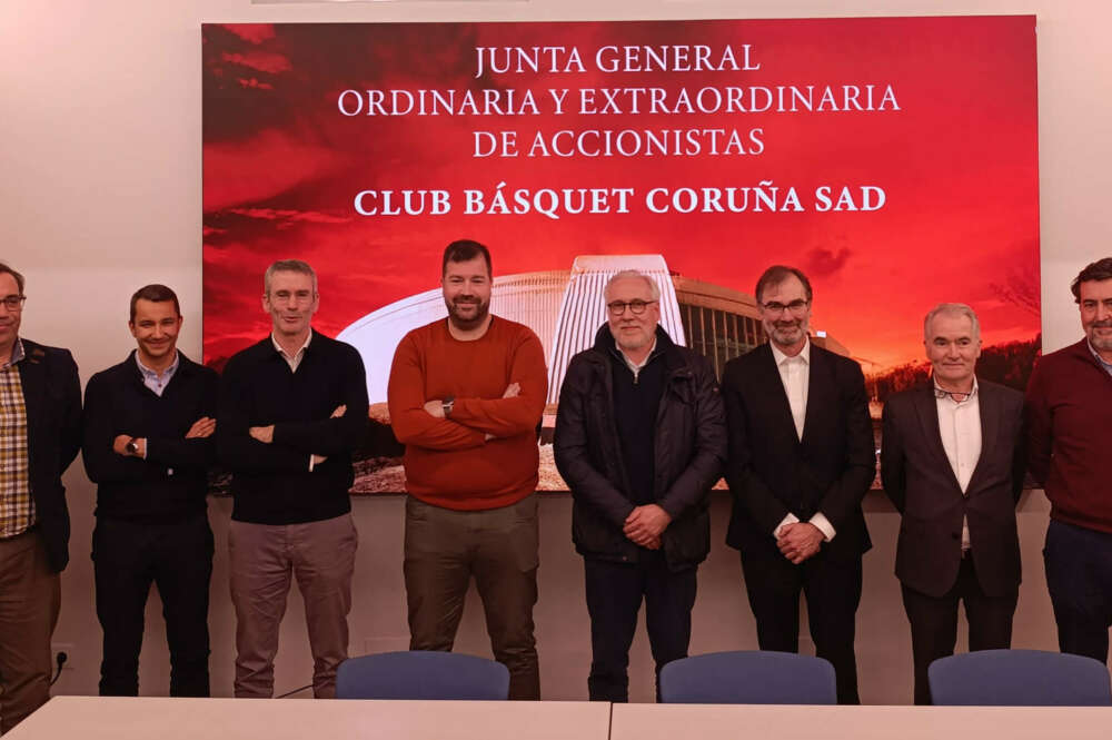 Nuevo consejo de administración del Leyma Basquet Coruña, presidido por Pablo de Amallo