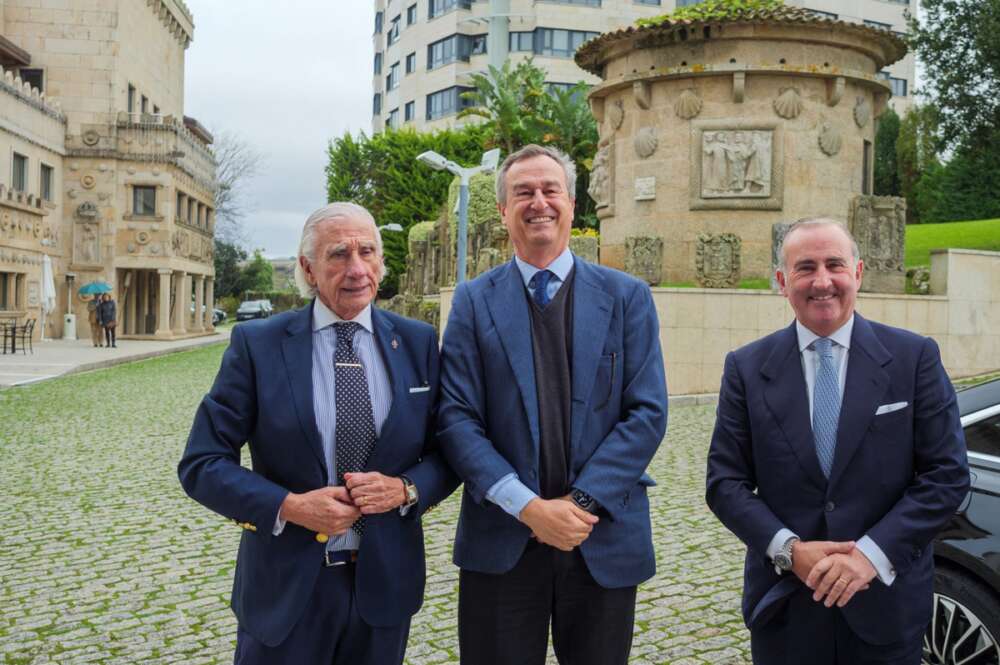 José Manuel Fernández Alvariño, César González-Bueno y Pablo Junceda este viernes en Vigo / Europa Press