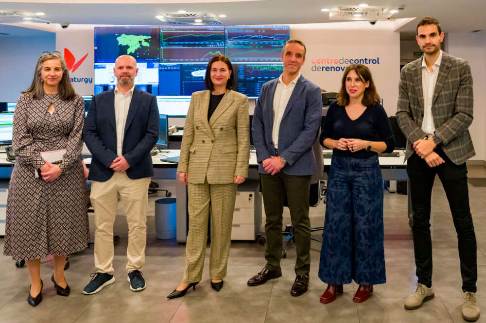 Visita de la conselleira de Economía e Industria, María Jesús Lorenzana, al Centro de Control de Renovables en A Coruña