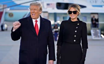 Donald y Melania Trump en una base militar