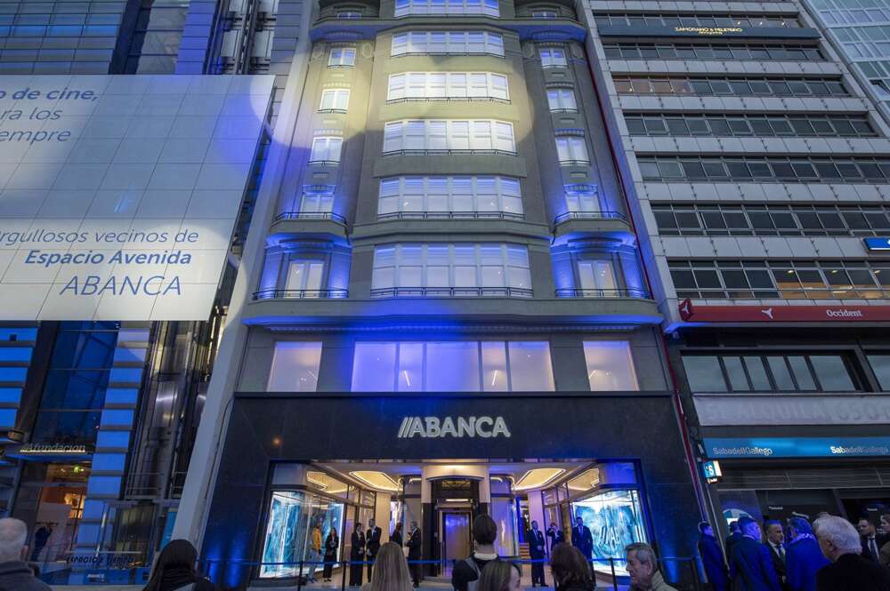 Fachada del edificio Abanca Espacio Avenida en A Coruña