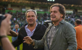 Tino Fernández, presidente de Altia, junto a Ignacio Rivera, presidente ejecutivo de Hijos de Rivera, durante la celebración del ascenso del Racing de Ferrol / Medio: muchacalidad.com / Autor: @tini.fotografia