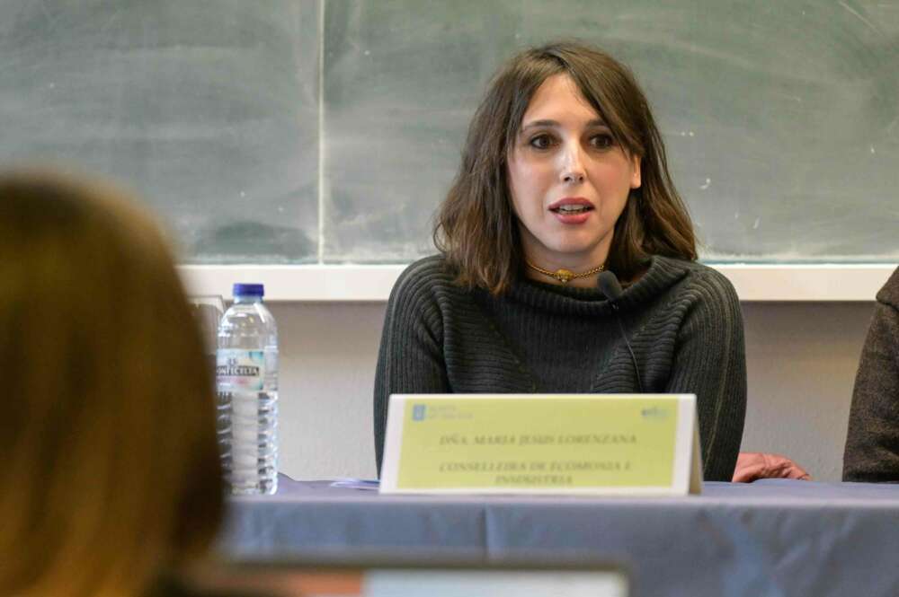 La conselleira de Economía, María Jesús Lorenzana, en la Escola de Relacións Laborais de A Coruña