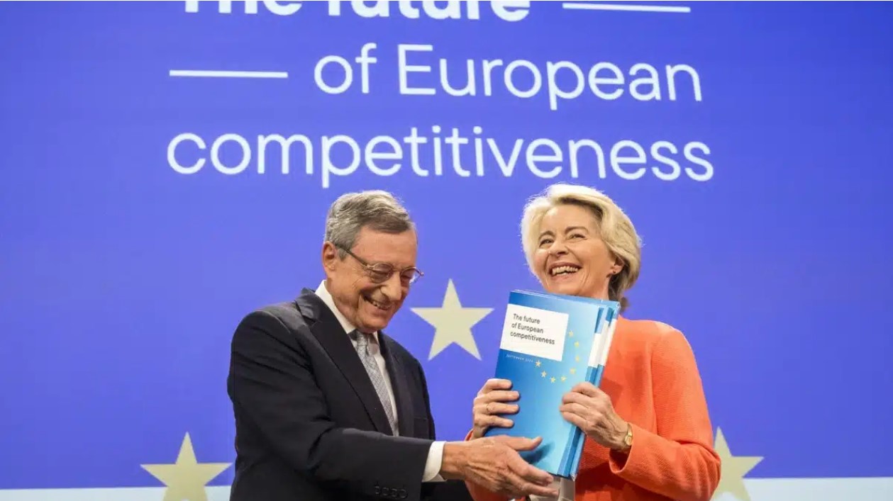 Mario Draghi y Ursula von der Leyen en la presentación del informe de Draghi sobre la competitividad de Europa en septiembre de 2024 / Europa Press