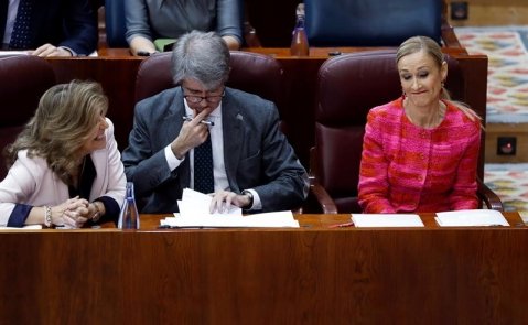 Cristina Cifuentes a su llegada al Pleno de la Asamblea de Madrid / EFE