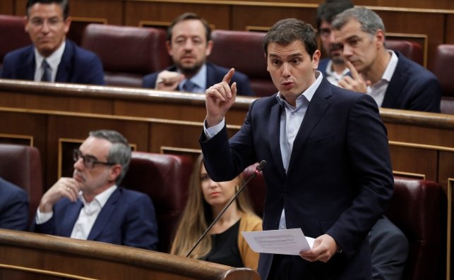 Rivera se enfrenta a Rajoy en el Congreso / EFE