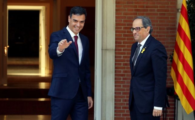 Pedro Sánchez y Quim Torra tras su primera reunión, en julio