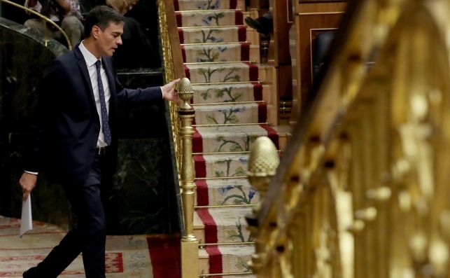 Detenido un francotirador que quería matar a Pedro Sánchez. El presidente del Gobierno, Pedro Sánchez, tras su intervención ante el pleno del Congreso de los Diputados, el 24 de octubre. Foto: EFE/Zipi