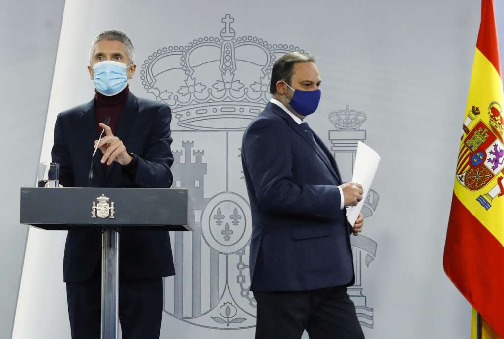 Los ministros Fernando Grande-Marlaska (Interior) y José Luis Ábalos (Transportes) en una rueda de prensa para informar sobre el temporal Filomena, el 11 de enero de 2021 | EFE/Ballesteros/Archivo