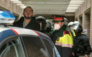 El rapero Pablo Hasél al momento de su detención en el rectorado de la Universidad de Lleida, el 16 de febrero de 2021 | EFE/RG