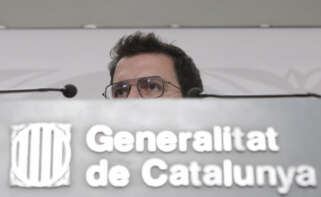 GRAFCAT1951. BARCELONA, 11/10/2022.- El presidente de la Generalitat, Pere Aragonès, durante la rueda de prensa que ha ofrecido tras el acto de toma de posesión de los nuevos consellers de su gobierno que se ha celebrado este martes en el Palau de la Generalitat, y la primera reunión del nuevo Govern. EFE/Quique García