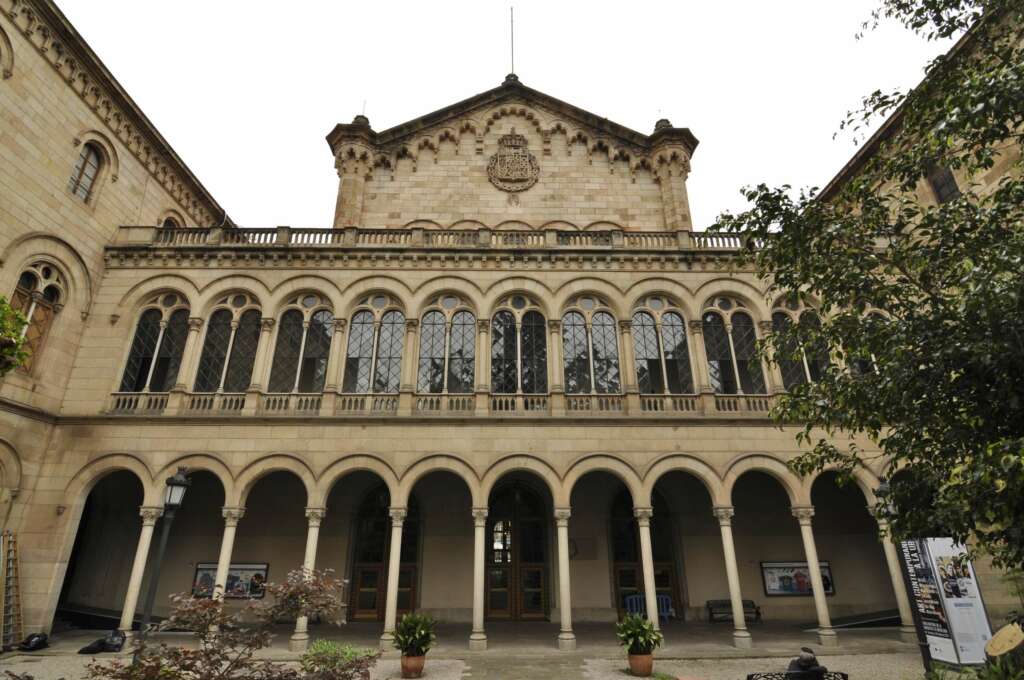 Universitat de Barcelona. Foto: Wikipedia.