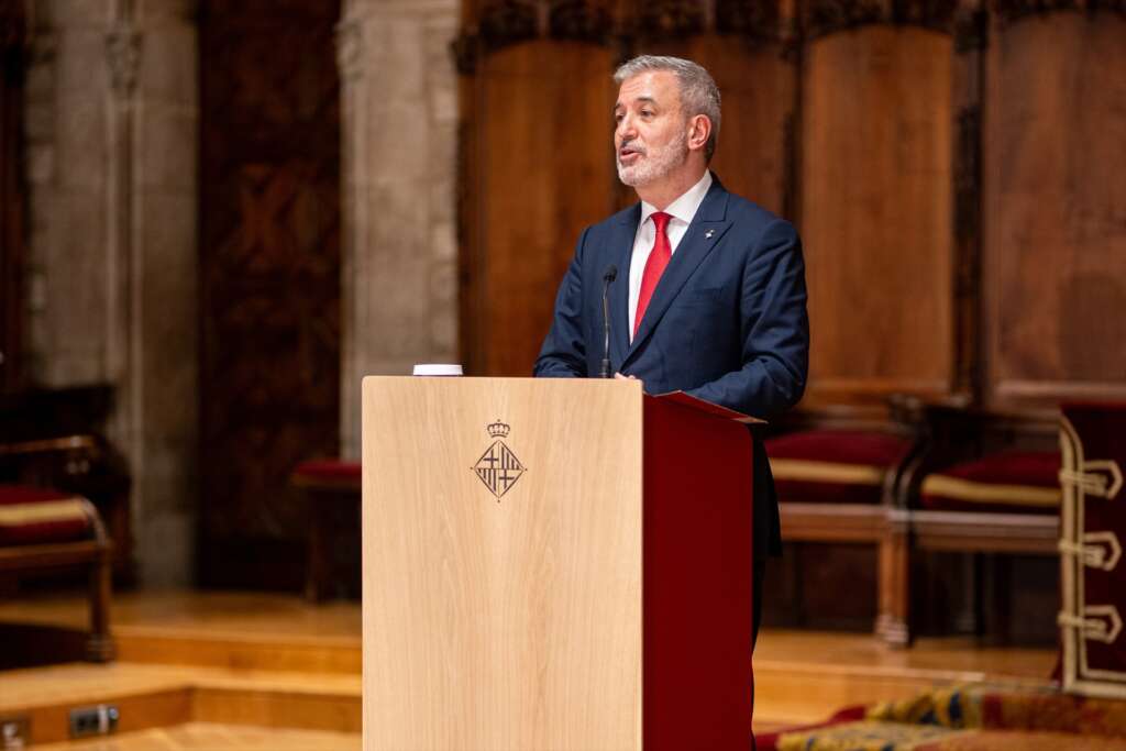 (Foto de ARCHIVO)
El alcalde de Barcelona, Jaume Collboni, interviene durante el acto de homenaje a personalidades de los 80 en Barcelona, en el Ayuntamiento de Barcelona, a 4 de diciembre de 2024, en Barcelona, Catalunya (España). El motivo de la celebración es por el 40 aniversario de la exposición ‘Hola! Barcelona’.

Lorena Sopêna / Europa Press
04 DICIEMBRE 2024;CATALUÑA;HOMENAJE;HOLA BARCELONA;EXPOSICIÓN;CULTURA;
04/12/2024