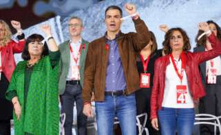 (Foto de ARCHIVO) El Presidente del Gobierno, Pedro Sánchez, durante la clausura del 41º Congreso Federal del PSOE en el Palacio de Congresos y Exposiciones. A 1 de diciembre de 2024, en Sevilla, Andalucía (España). El 41º Congreso Federal del PSOE concluye en Sevilla con su jornada de clausura celebrada en Fibes. Durante el evento, se trazaron las líneas estratégicas del partido para los próximos años, destacando el compromiso con las políticas sociales, la igualdad y la sostenibilidad. La clausura contó con la presencia de destacados líderes socialistas y delegados de todo el país. Francisco J. Olmo / Europa Press 01/12/2024