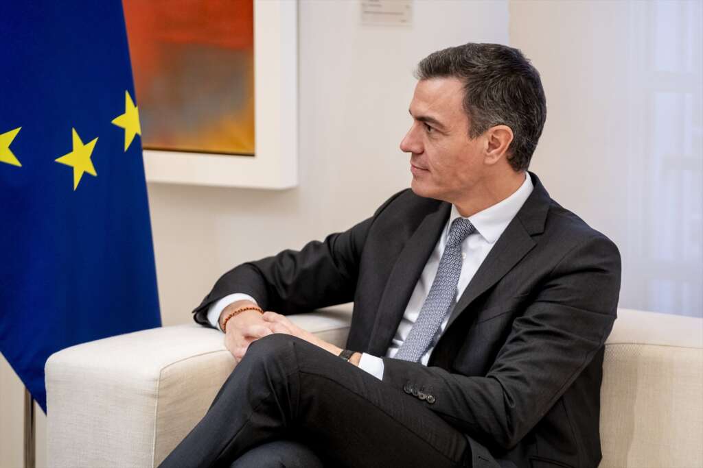 (Foto de ARCHIVO) El presidente del Gobierno, Pedro Sánchez, durante una reunión, en el Complejo de la Moncloa, a 27 de enero de 2025, en Madrid (España).Rutte se reúne por primera vez con Sánchez en España después de que fuera elegido el pasado mes de octubre, con el presupuesto para el gasto en defensa en el centro del debate. A. Pérez Meca / Europa Press 27/1/2025