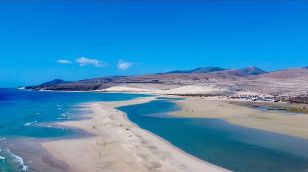 La playa de Sotavento, una de las mejores playas de Fuerteventura